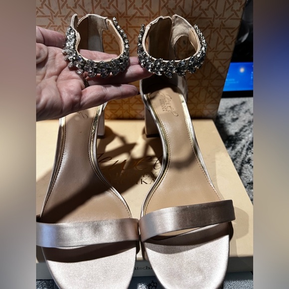 NIB Badgley Mischka Jewel shows. Size 11 - Picture 8 of 11